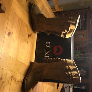 Australia LUXE whitechapel boots
